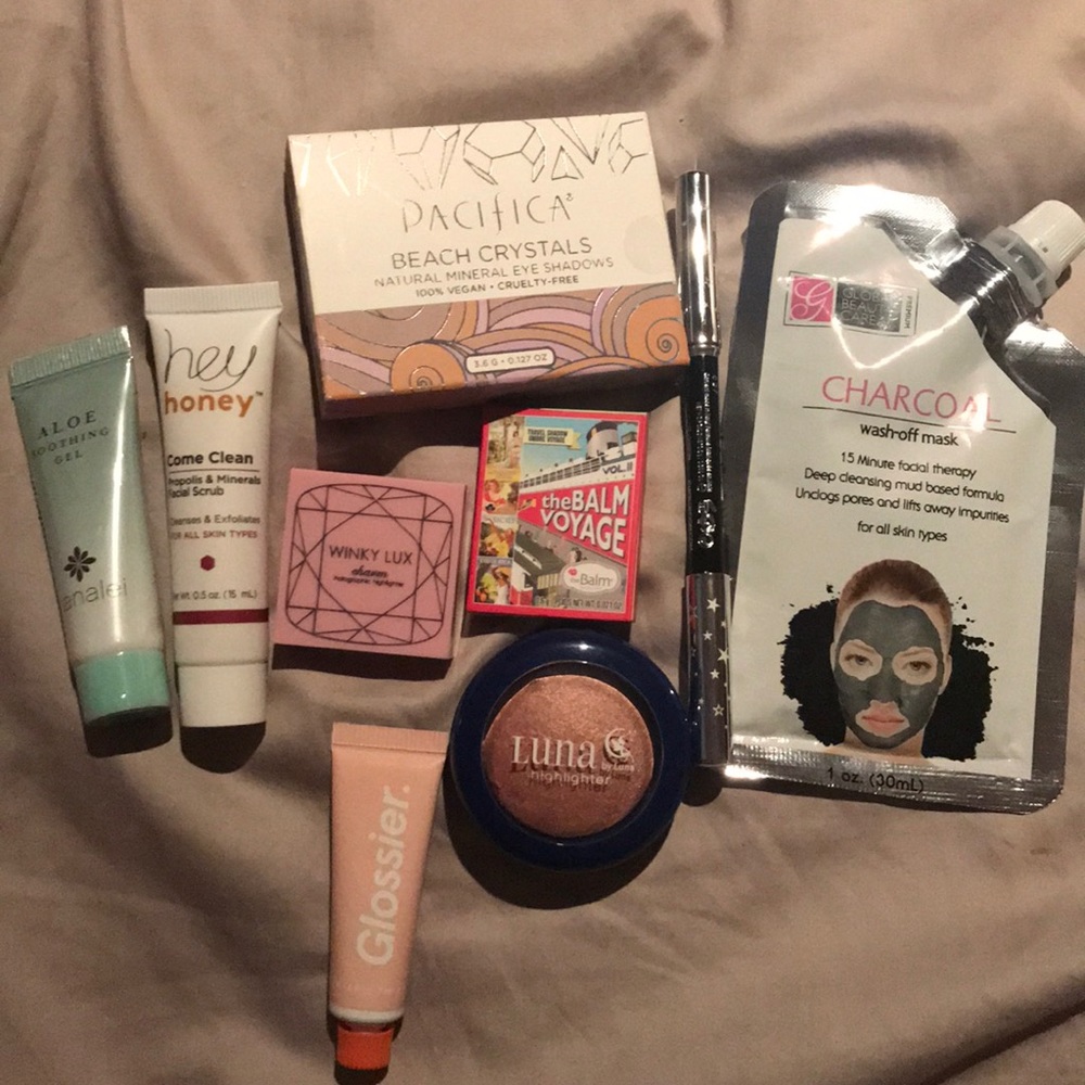 Unused Ipsy sample make up